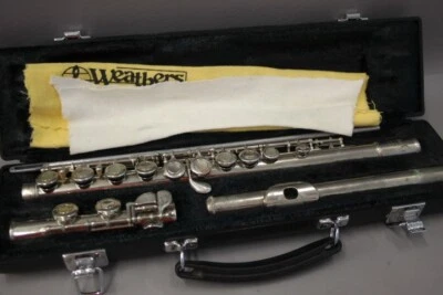 Yamaha YFL-225N Flute with Case. Japan. Good condition. - Image 1 of 3