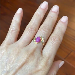 Small 14K Solid Yellow Gold Oval Pink Star Womens Ring - size 6 - R55 - Picture 1 of 12