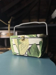 Vintage gepolstertes Nähkästchen Handflächenmuster - gebraucht - Bild 1 von 7