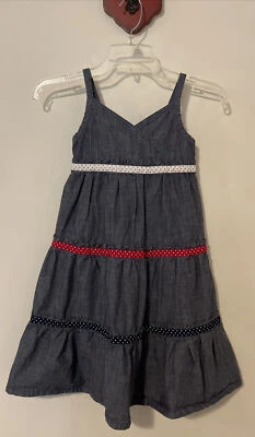 Vestido de algodão jeans fluido Crazy 8 meninas tamanho 6 vermelho, branco, azul sem mangas! A6034 - Imagem 1 de 4