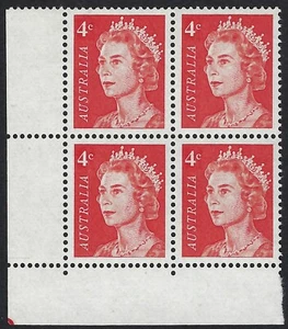 1966 Australia SG# 385 4c red QEII definitive bottom left block of 4 mint MUH - Foto 1 di 1