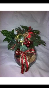 Holiday Floral Arrangement - Picture 1 of 1