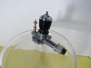 Gorgeous Enya .060 1/2A model airplane engine - Picture 1 of 7
