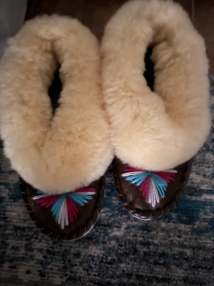Nuevas pantuflas mocasín de cuero de oveja para mujer hechas a mano en Polonia talla 6-6,5 (37) Foto 1 de 1