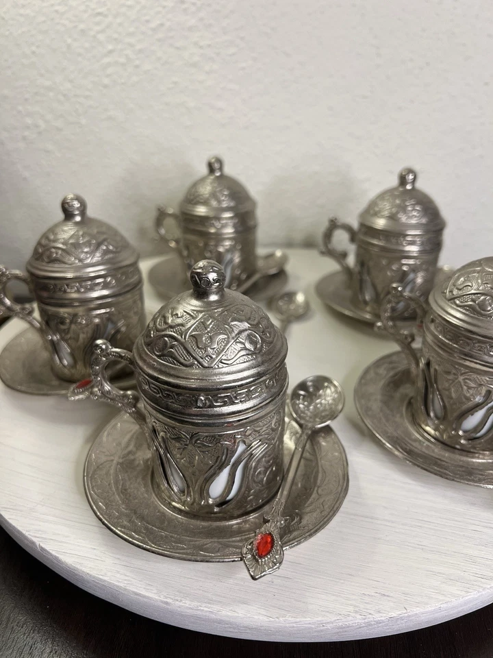 Juego de 5 cucharas de té y café turco con joyas rojas Foto 1 de 4