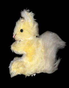 Peluche de ardilla amarilla de colección Sutton & Sons Precious Pets - Imagen 1 de 4