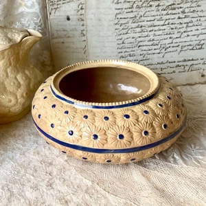 D. Johnston & Cie Boredeaux Antique Sucrier / Sugar Pot Daisy Relief No Lid - Picture 1 of 17