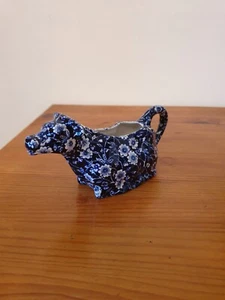 Seltene kleine Milchkännchen Kuh 1950 Blue Calico Burleigh England 9x18 cm - Bild 1 von 8