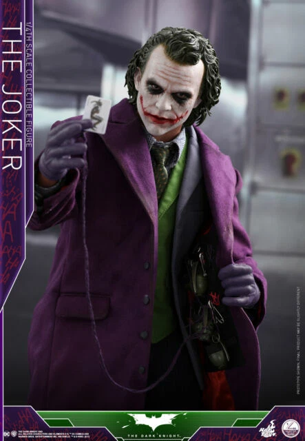 Hot Toys THE DARK KNIGHT THE JOKER 1/4 Scale Action Figure