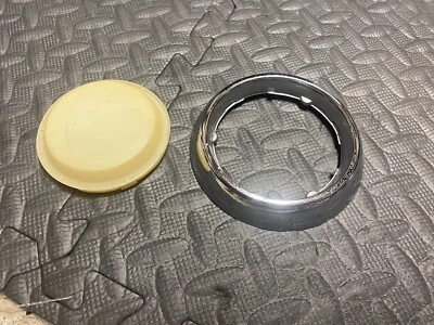 Vintage lamp Round Courtesy Dome Light Packard Cadillac Oakland Chevy - Image 1 of 4