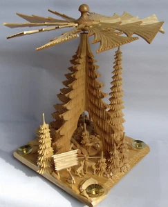 Pyramide 40cm groß komplett massiv geschnitzt Handarbeit Erzgebirge Schnitzerei - Bild 1 von 4