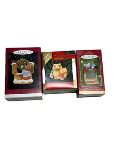 Lote de 3 adornos de recuerdo con sello reloj búhos, loggin onto Santa, bienvenida vintage - Imagen 1 de 13