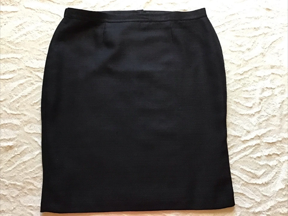 Wardrobe Black Woven Textured Lined Knee Skirt - Size 24 - Image 1 of 4