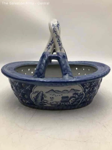 The Bombay Company Blue And White Vintage Chinese Landscape Ceramic Hand Basket Cover