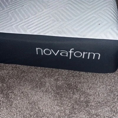 Colchón de espuma viscoelástica de gel Novaform tamaño completo  Foto 1 de 3