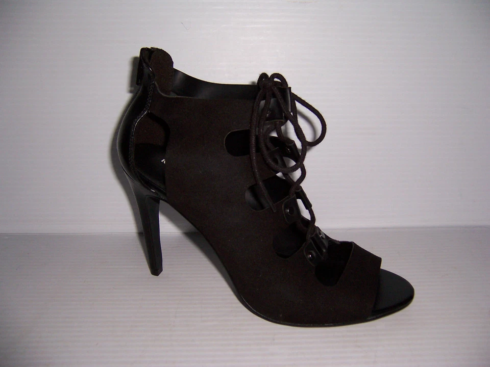 ROCK & REPUBLIC GILLY MUJER NEGRO IMITACIÓN GAMUZA VESTIDO SANDALIAS TACONES TALLA 9.5 ¡NUEVO! Foto 1 de 1