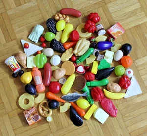 Zubehör für Kinderküche: diverse Holz-, Kunststoff- und Papplebensmittel Teil 1 - Bild 1 von 1