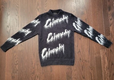 Suéter Givenchy en Mohair y Lana con Logotipo Intarsia. Usado una vez  Foto 1 de 4