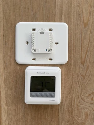 Termostato Programable Honeywell T6 Pro Series Z-Wave - Blanco (TH6320ZW2003) Foto 1 de 2