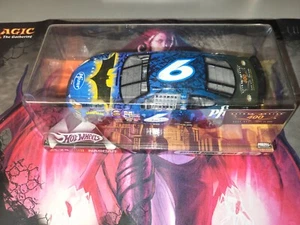 Hot Wheels Nascar DC Comics Batman Begins Mark Martin #6 1:24 Scale Diecast Car - Picture 1 of 6