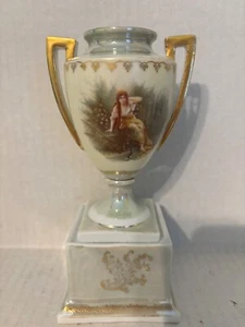 VINTAGE R C BAVARIA ROSENTHAL GREEN URN ON SQUARE PEDESTAL VASE - Picture 1 of 8