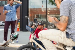 HERCULES WAE Tragbares Bluetooth Lautsprechersystem Micro USB Mini Wasserdicht Blau - Bild 1 von 7