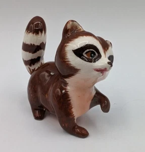 Estatuilla de cerámica vintage de mapache panda rojo de 2" Japón años 1950-1960 - Imagen 1 de 9