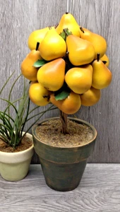 Ramo de pera amarilla decorativo árbol topiario en maceta 11" de alto - Imagen 1 de 8