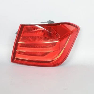 Luz trasera derecha BMW 320i 328i 335i 2012-2015 63217372786 OEM usada Foto 1 de 4