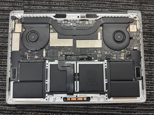 MacBook Pro 15" A1707 Logic Board Top Case Battery i7 16GB - Powers On - Picture 1 of 3
