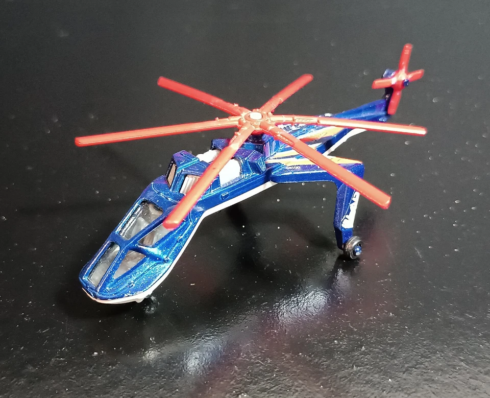 MATCHBOX 2014 SKY BUSTERS SB-100 BLADE FORCE BFV81 HELICOPTER DIECAST TOY - Image 1 of 4