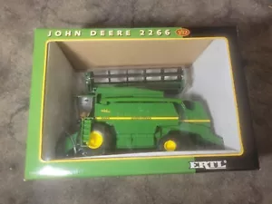 2000 ERTL John Deere 2266 Combine, 1/32 Scale NIB - Picture 1 of 5