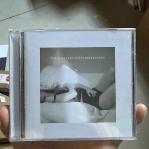 Tortured Poets Department CD + Bonus Track The Manuscript With Hand Signed Photo - Imagen 1 de 2