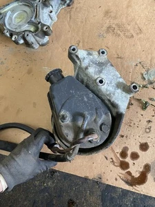 Dodge Magnum V8 Power Steering Pump Bracket ML6NEW - Foto 1 di 4