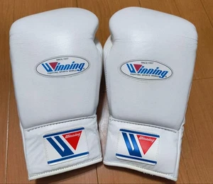 Winning Boxing Gloves 8oz White Lace-up Type Authentic With Case Japan - Picture 1 of 9