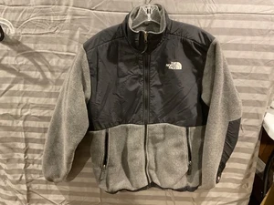 Chaqueta polar Polartec negra y gris XL The North Face para niños - Imagen 1 de 4