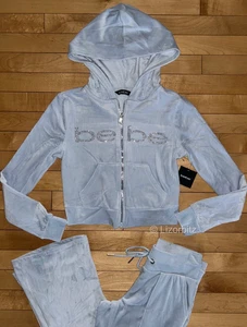NEU! Neu mit Etikett BEBE Glitzer Velours Strass Logo Trainingsanzug Set Baby blaue Augen Größe S - Bild 1 von 5