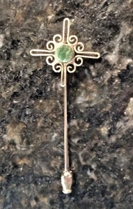 Vintage Intricate Gold Tone Lapel Stick Pin With Jade Green Color Stone - Picture 1 of 5