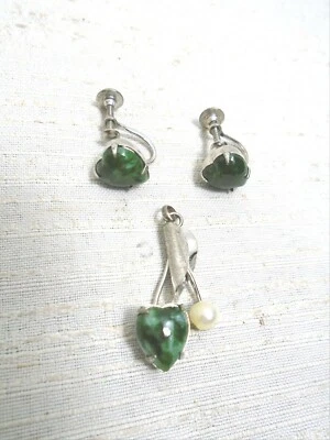 Lovely Elegant Art Deco Titan Sterling Silver Jade & Pearl Pendant Earring Set - Image 1 of 4