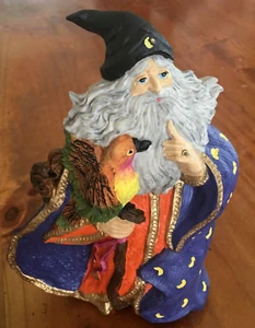 WIZARD MERLIN STATUE HOLDING A PARROT & WALKING STICK MAGICAL MYSTICAL COLOURED - Picture 1 of 4