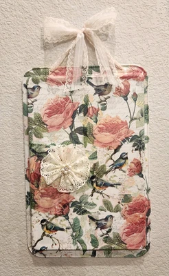 Magnetic Note Board & Magnet, Roses & Lace Memo Photo Board Decor - Image 1 of 4