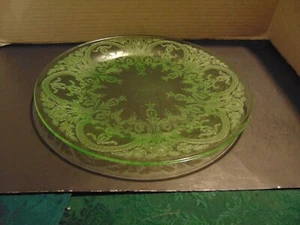 Vintage Indiana Green Depression Horseshoe Round Chop Plate 11-3/8" - Picture 1 of 9