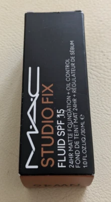 MAC Cosmetics Studio Fix Fluid SPF 15 24HR Matte Foundation - NW46 - 30Ml - Image 1 of 2