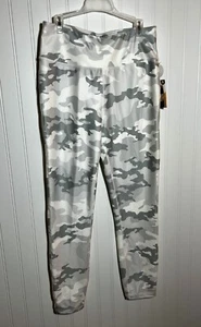 NWT Avia Women's Grey Camo Pull-On Capri Leggings Side Pockets Size S (4-6) - Picture 1 of 15