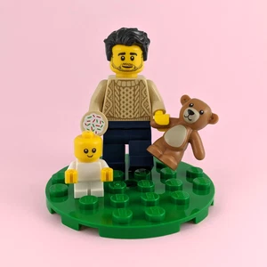 Lego Baby, and Dad with Cosy Jumper + Teddy, Sugar Cookie and Base - Picture 1 of 4