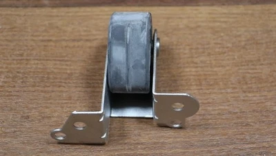 8K0253144E OE SOPORTE SILENCIADOR ESCAPE PARA AUDI A4,RS4/A5,RS5/Q5/MACAN Foto 1 de 4