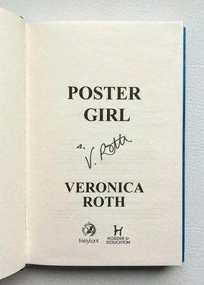 Poster Girl by Veronica Roth Signed Fairy Loot Edition Foto 1 de 4