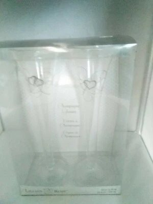 Flautas de champán tostadas con pergamino corazón plata Lillian, nuevas en caja Foto 1 de 4
