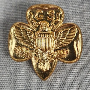 Girl Scouts 1960s Trefoil Pin Pinback Bald Eagle Shield Gold Tone 4 Stars - Picture 1 of 5
