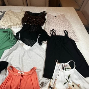 Pacchetto top donna taglia small 10 - ��Tutti e 10 sono in ottime condizioni - Foto 1 di 8